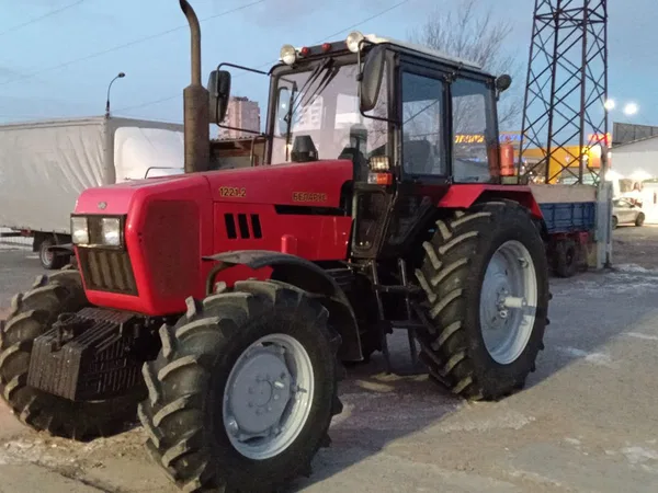 Трактор МТЗ Беларус 1221