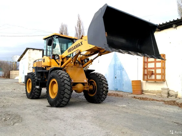 Фронтальный погрузчик MegaMax GL400L