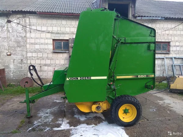 Пресс-подборщик John Deere 550