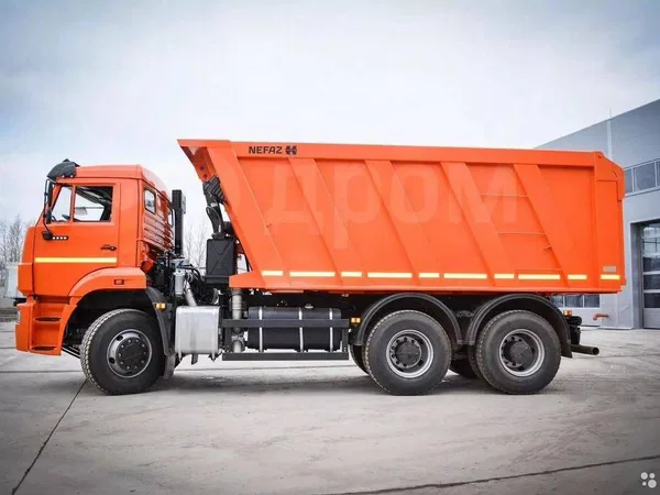 Самосвал КамАЗ 6520