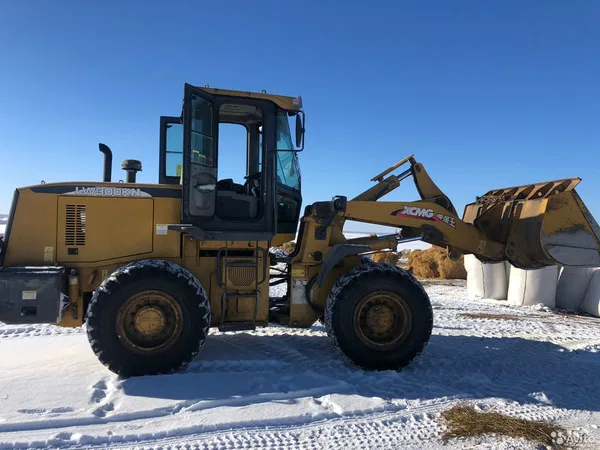 Фронтальный погрузчик XCMG LW300KN