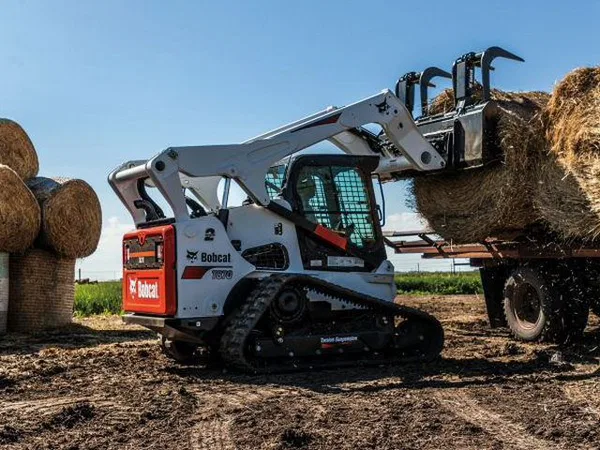 Гусеничный мини-погрузчик Bobcat T870