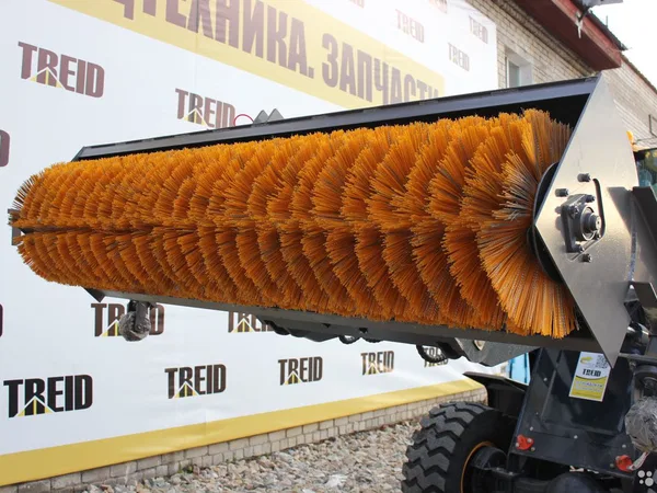 Коммунальная щетка