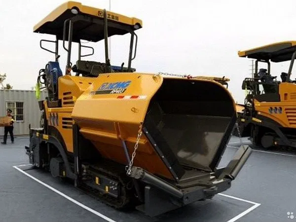 Асфальтоукладчик XCMG RP403
