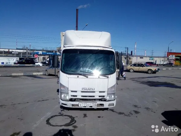 Промтоварный фургон Isuzu NLR 2010