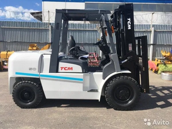 Вилочный погрузчик TCM