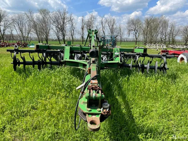 Глубокорыхлитель John Deere 512
