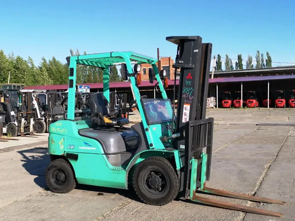 Вилочный погрузчик Mitsubishi FGE25T
