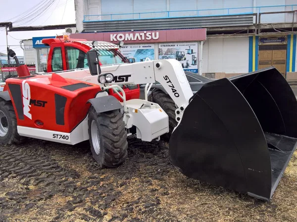 Телескопический погрузчик MST ST7.40