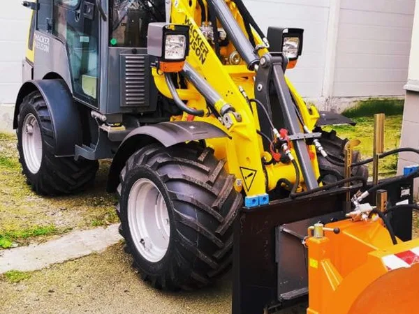 Фронтальный погрузчик Wacker Neuson WL25
