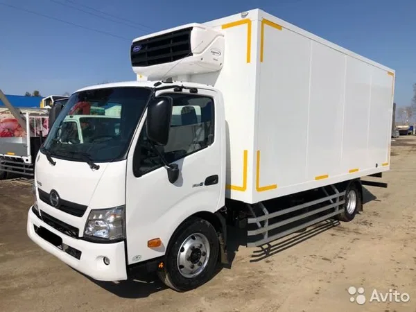 Рефрижераторный фургон Hino 300