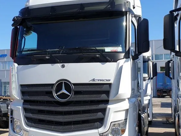 Седельный тягач Mercedes-Benz Actros 1845LS