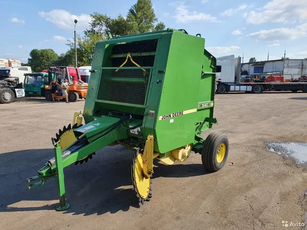Пресс-подборщик John Deere 540
