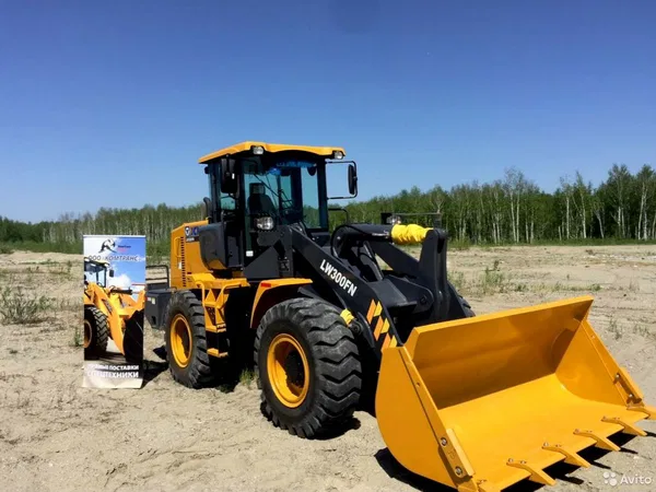 Фронтальный погрузчик XCMG LW300FN