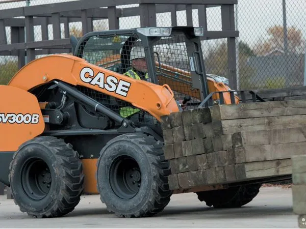 Мини-погрузчик CASE SV300B