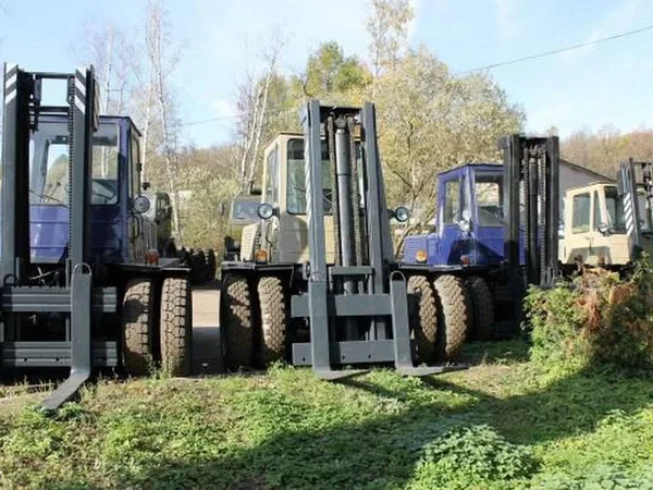 Вилочный погрузчик Львовский погрузчик 40810