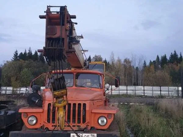 Автокран Ивановец КС-3574 на шасси УРАЛ 5557