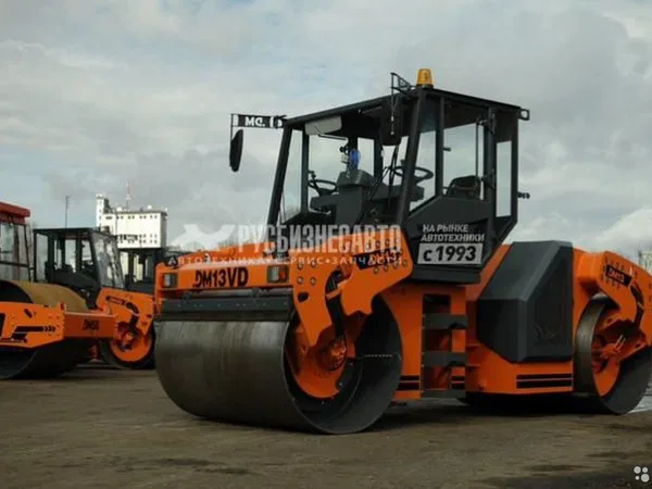Двухвальцовый каток Завод Дорожных машин DM-13-VD