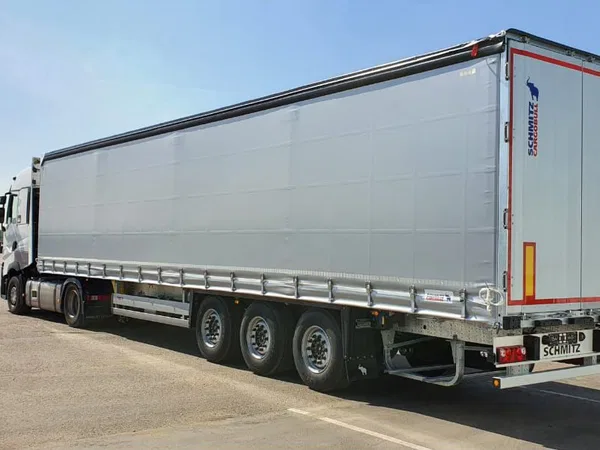 Тентованный полуприцеп Schmitz Cargobull 9084