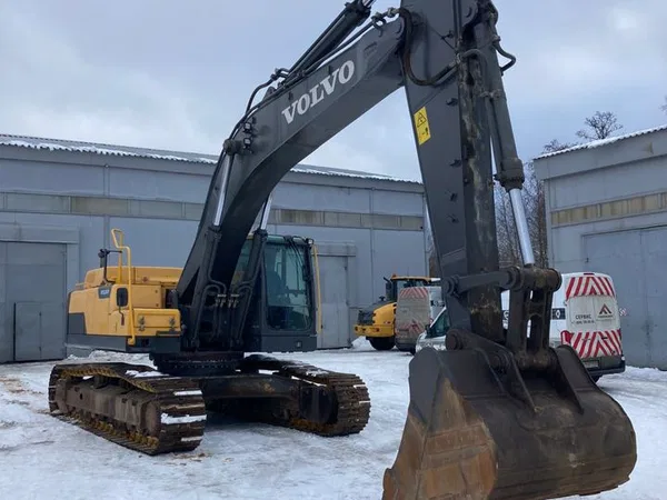 Гусеничный экскаватор Volvo EC380DL