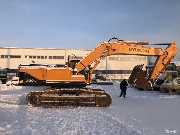 Гусеничный экскаватор Hyundai R 300LC-9SH