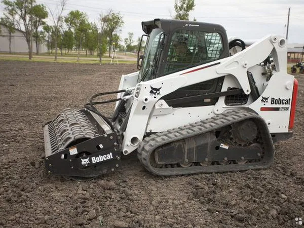 Гусеничный мини-погрузчик Bobcat T650