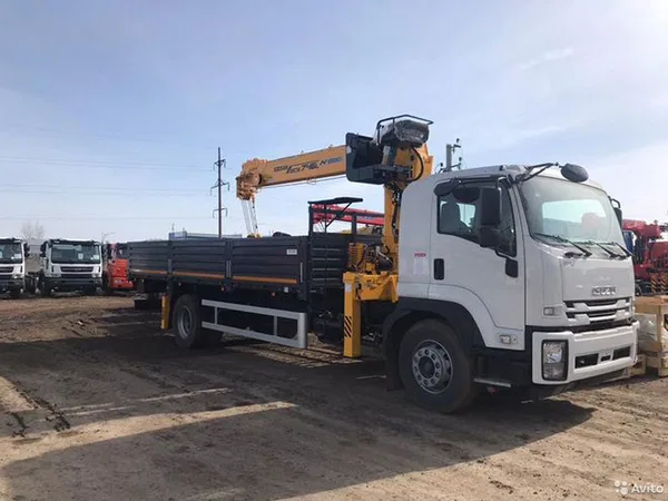Бортовой грузовик с КМУ ISUZU Forward (F-Series)