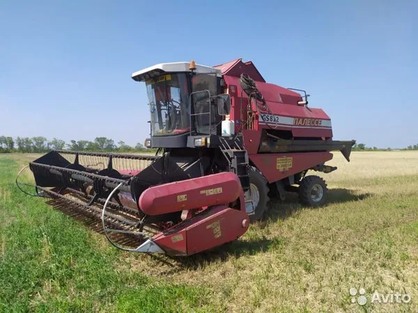 Зерноуборочный комбайн Палессе GS812