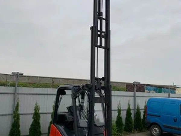 Вилочный погрузчик Linde H16T-01