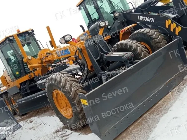 Автогрейдер XCMG GR215A