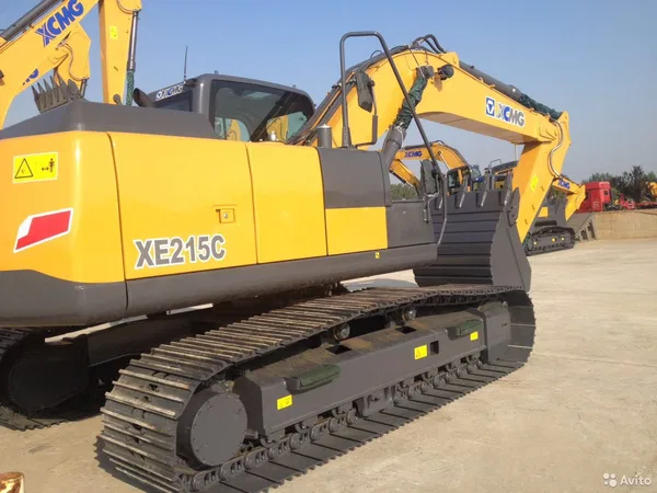 Гусеничный экскаватор XCMG XE215C
