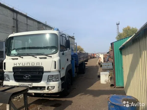 Бортовой грузовик с КМУ Hyundai HD170
