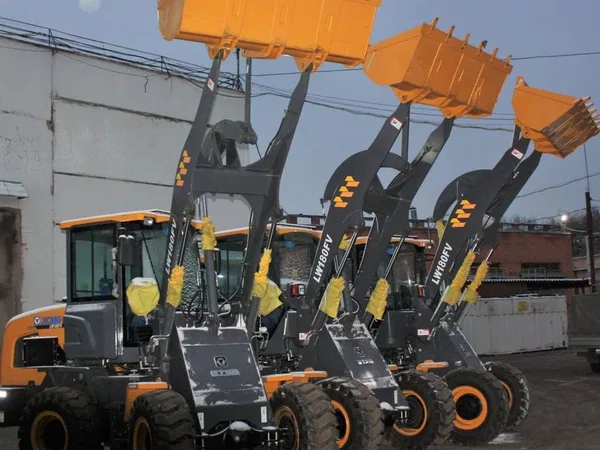 Фронтальный погрузчик XCMG LW180FV