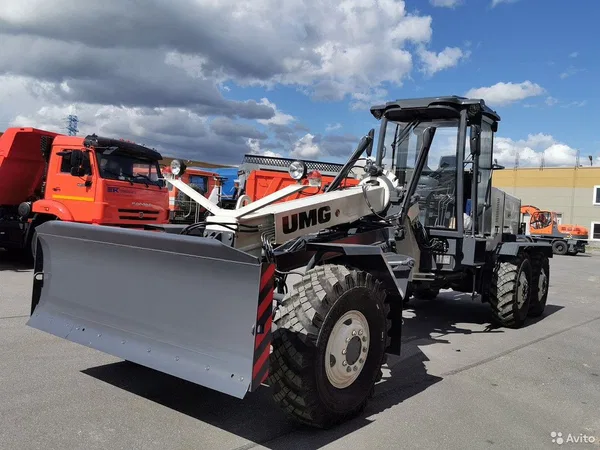 Автогрейдер UMG ГС-14.02