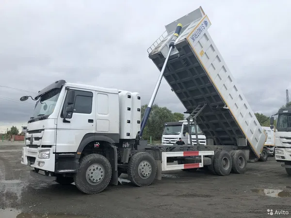 Самосвал HOWO HW76