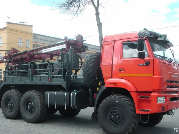 Мобильная буровая установка Геомаш ПБУ-2-317 на шасси КамАЗ 43118