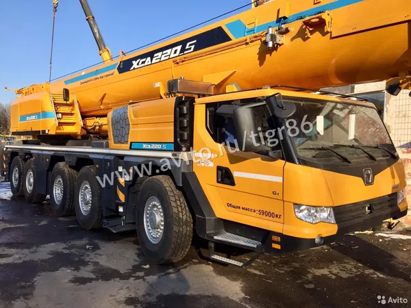Автокран XCMG XCA220