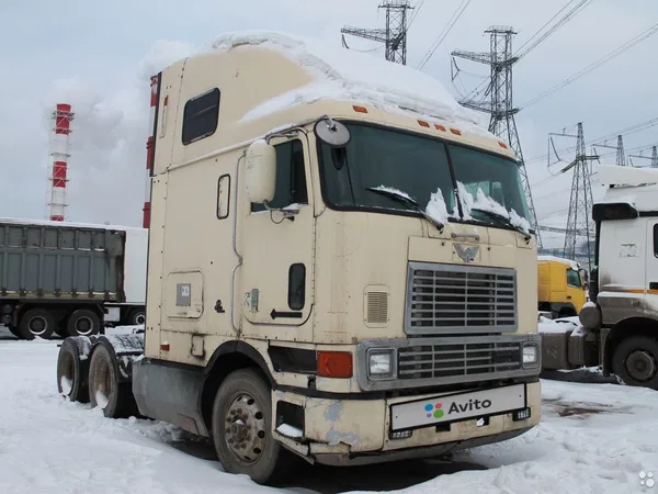 Седельный тягач International 9800