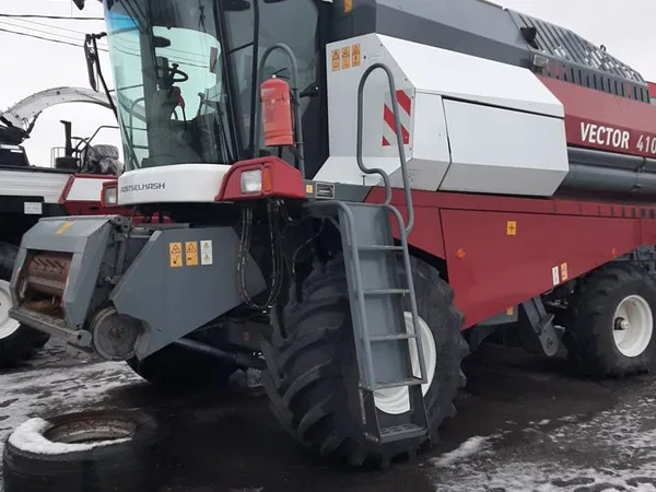 Зерноуборочный комбайн Ростсельмаш VECTOR 410