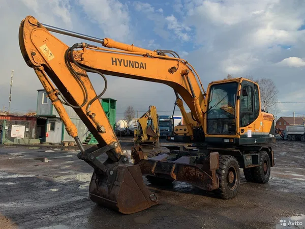 Колёсный экскаватор Hyundai R170W-9S