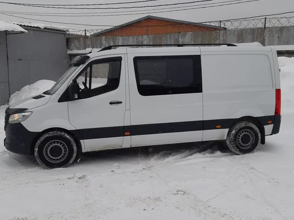 Цельнометаллический фургон Mercedes-Benz Sprinter
