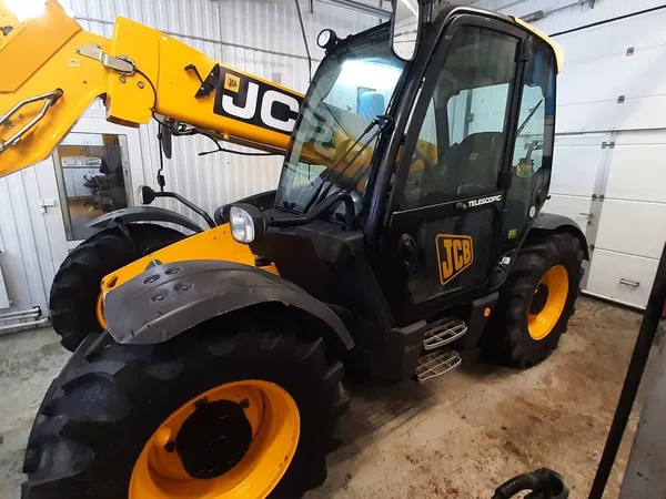 Телескопический погрузчик JCB 531-70 Agri
