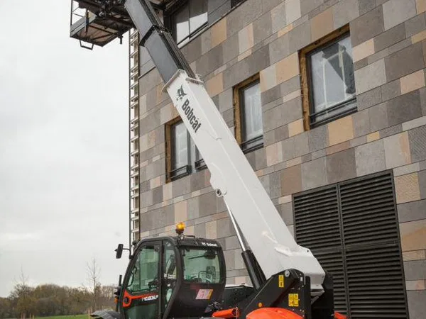 Телескопический погрузчик Bobcat T40.180