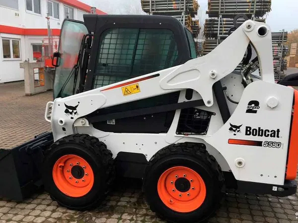 Мини-погрузчик Bobcat S590