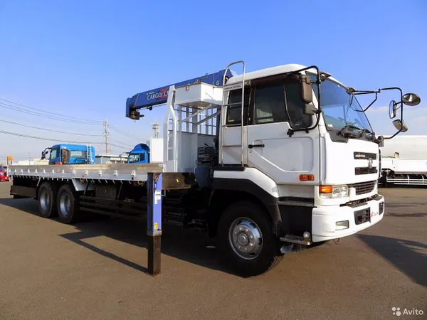 Бортовой грузовик с КМУ Nissan Diesel UD