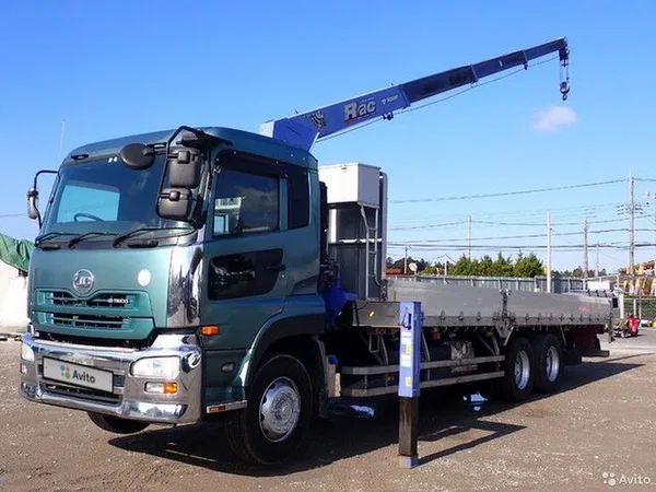 Бортовой грузовик с КМУ Nissan Diesel UD