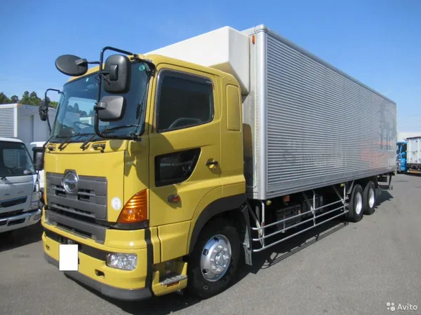 Изотермический грузовик Hino Profia