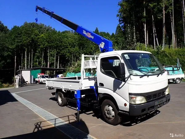 Бортовой грузовик с КМУ Toyota Dyna