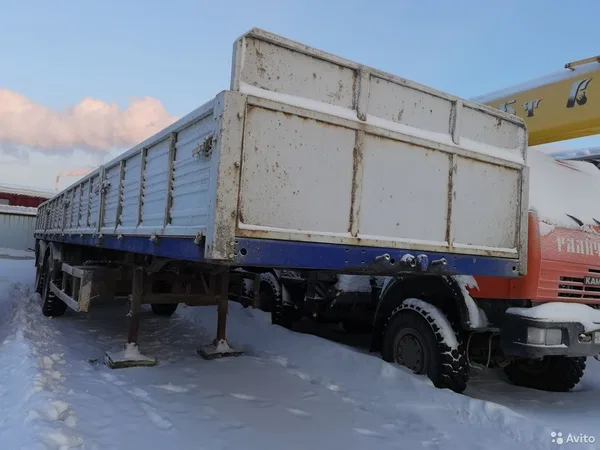 Бортовой полуприцеп МАЗ 938660-044
