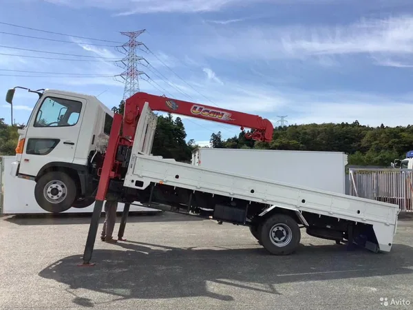 Бортовой грузовик с КМУ HINO Ranger